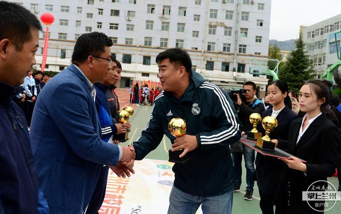 兰州青少年足球联赛开赛,追风少年绿茵场