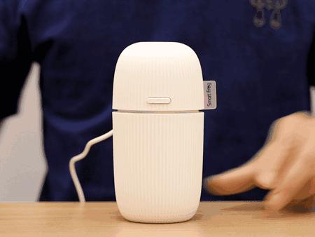 放在水杯里面的便携加湿器,可充电方便携带的加湿器