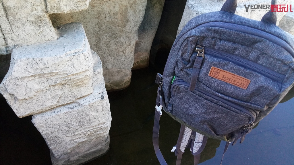 轻巧小背包,容量大且小巧轻便的背包