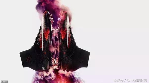 c罗15年踢曼城,c罗15代球鞋