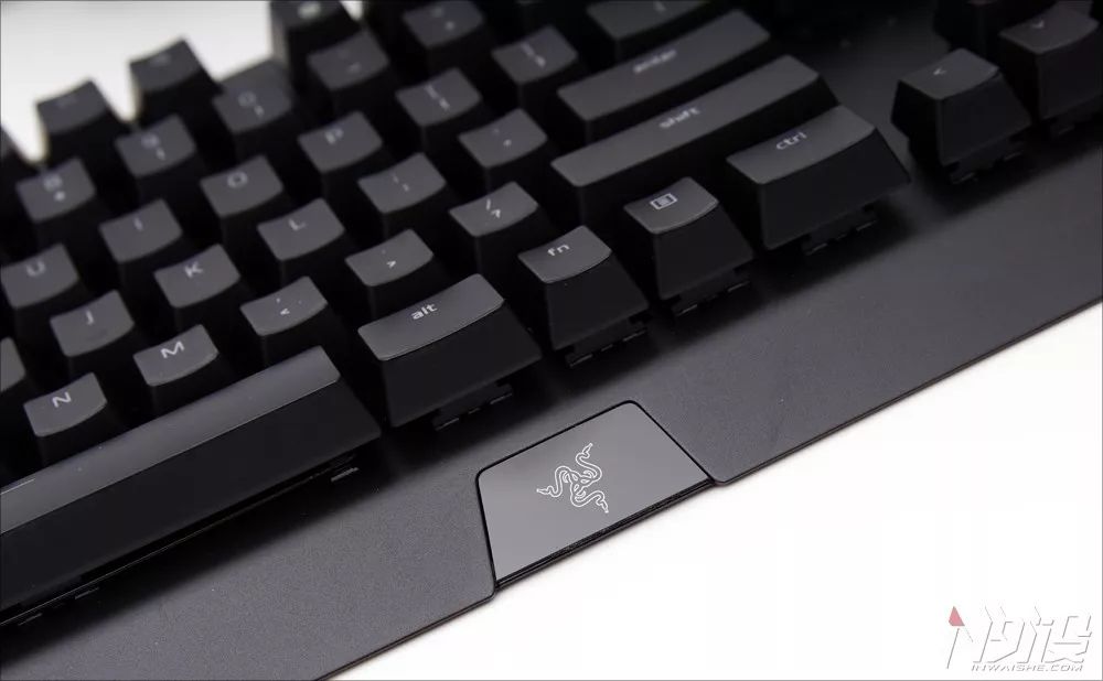 黑寡妇键盘是哪个国家的,黑寡妇属于量产键盘吗