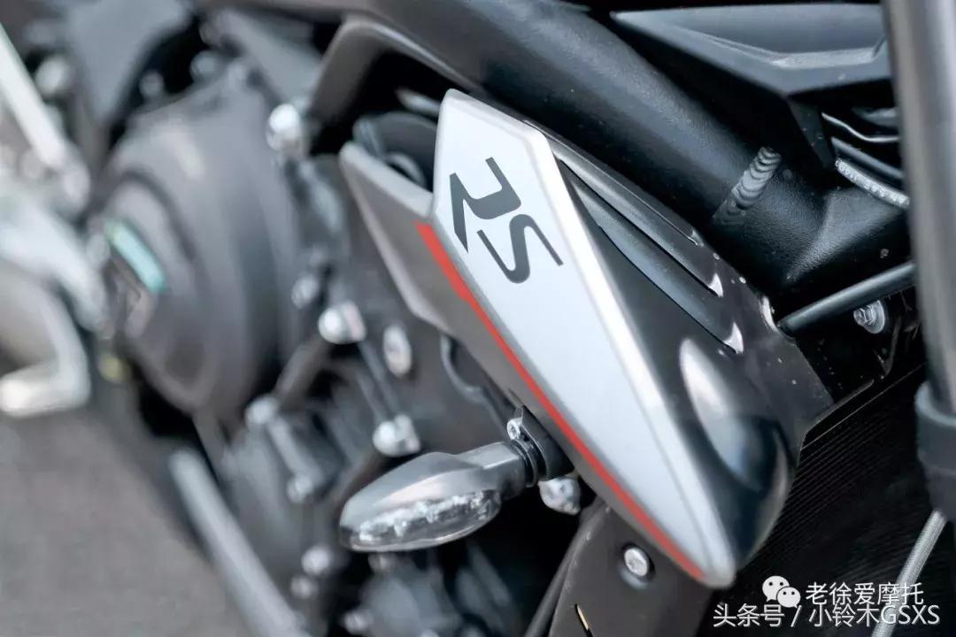 凯旋streettriple765rs评测,凯旋765rs新老款对比