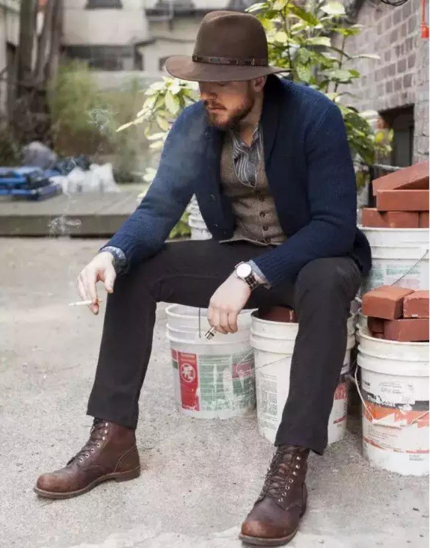 为铁矿工人定制的红翼工装靴，真正脚感如何？