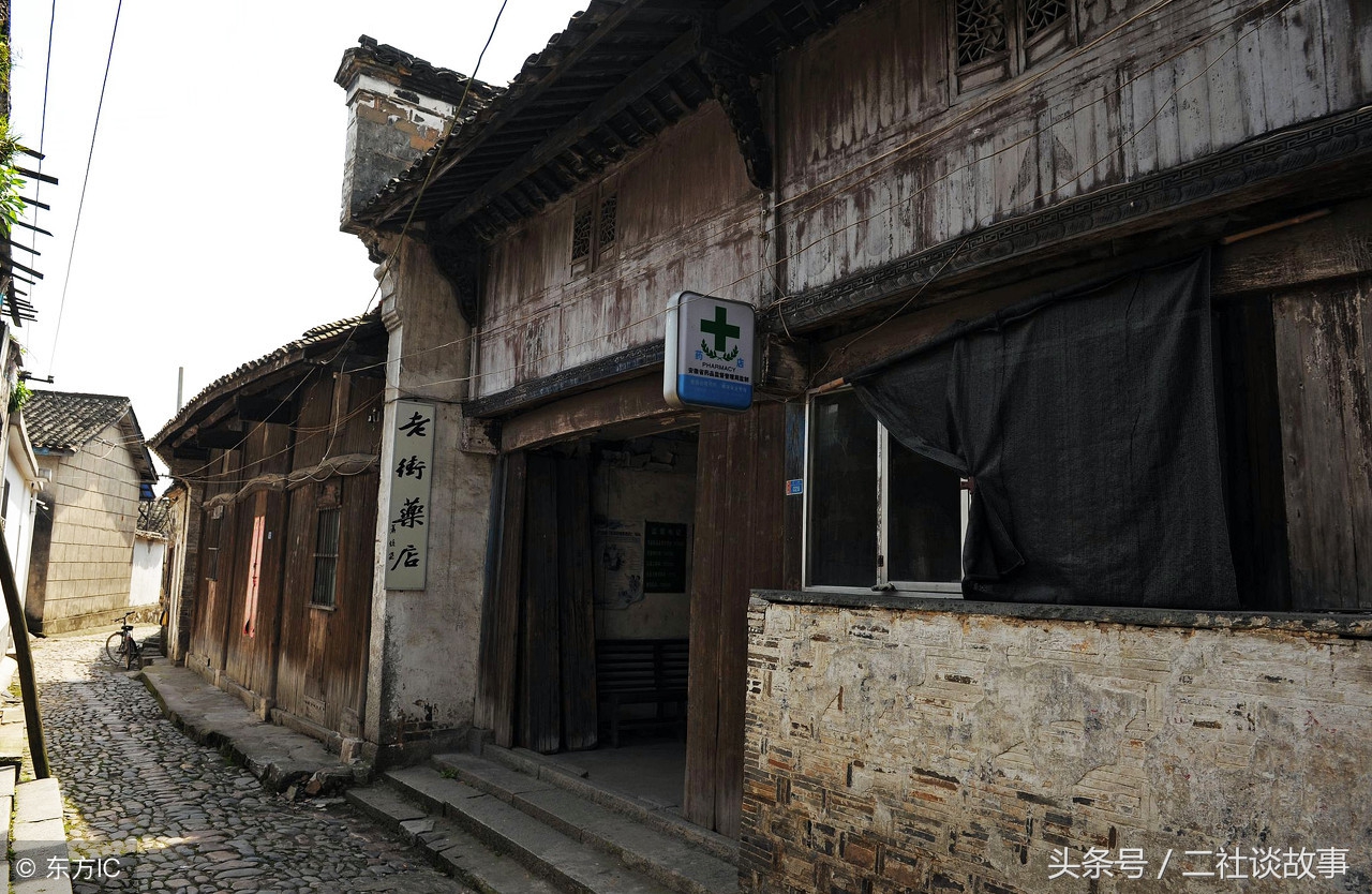 民间故事：男子看甲治奇病，去世入棺时甲深黑如墨