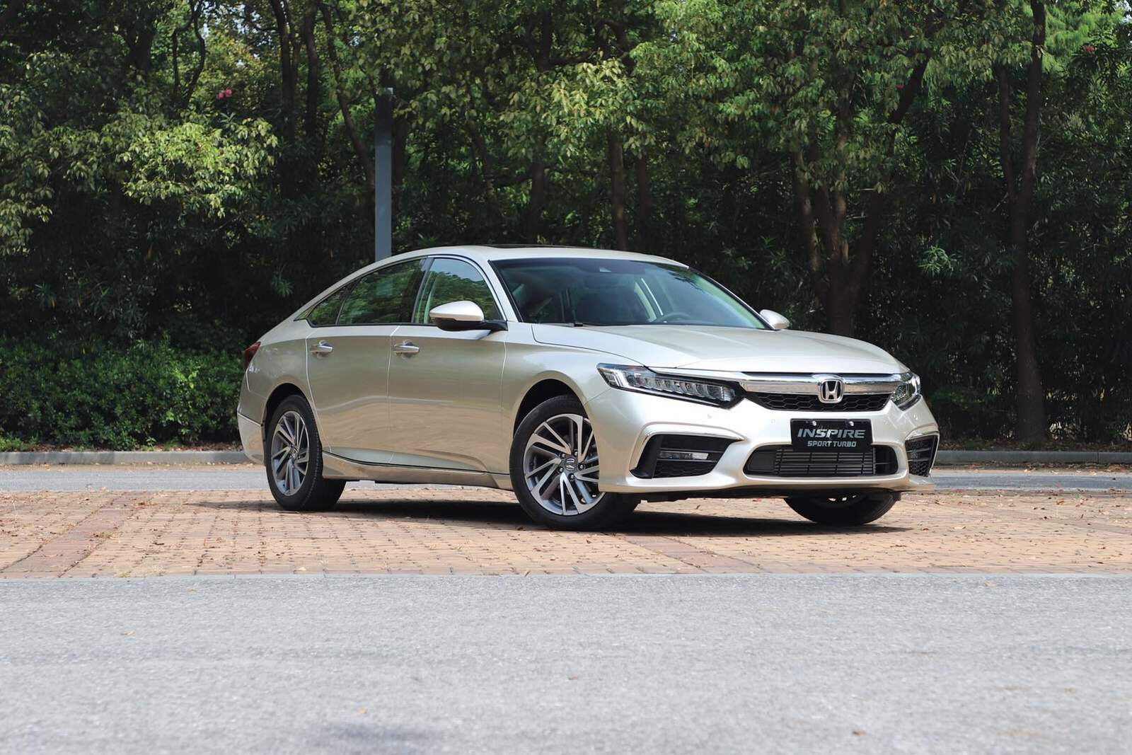 东风本田inspire260精致版落地价,本田雅阁1.5精英版与本田inspire