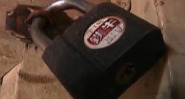 *兽禽**继父多次强奸十四岁女儿还大声喊冤:我拿她当亲生女儿