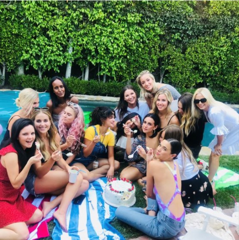 赛琳娜得病贾斯汀哭了吗,赛琳娜精神崩溃