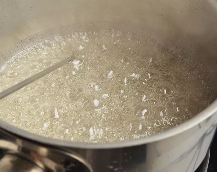 原来蛋糕制作如此简单,做出来的慕斯蛋糕太硬怎么回事