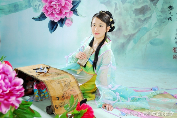 描写女子美貌的词汇大全简书,女子漂亮有才能的句子