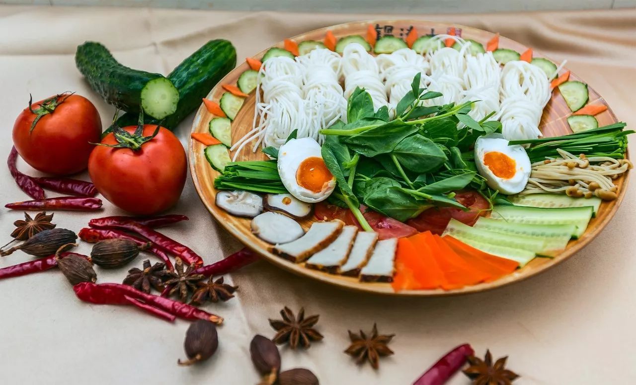 看火山泡温泉：北回归线上四季如春的腾冲特有的温暖