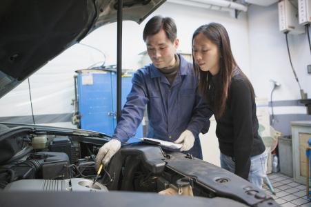 换了机油发动机咕咕的响,机油灯亮了发动机有异响怎么回事