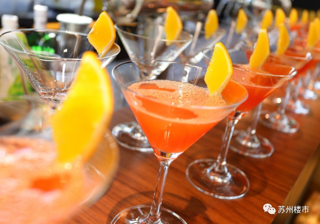 今天，北新区网红纯新盘首次亮相，1000张加油卡瞬间送完，明天·