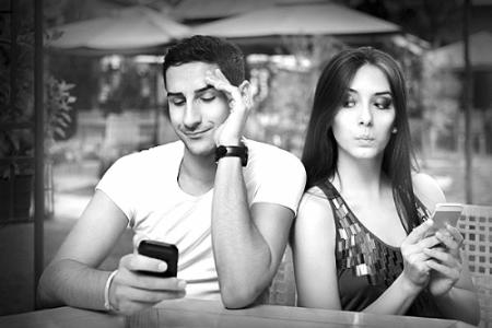 婚姻中出现第三者会触犯法律吗,佛说为什么婚姻出现第三者