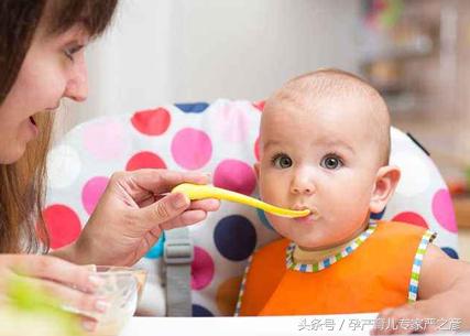 8个月宝宝吞咽辅食困难怎么办,宝宝吃辅食吞咽能力差怎么办