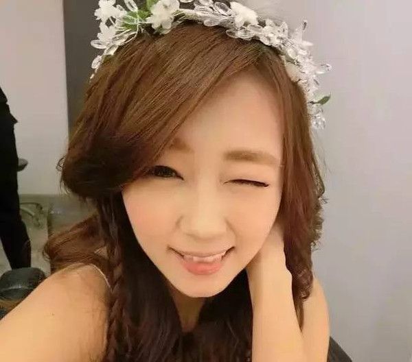 昆凌14岁处女秀视频曝光，原来她和鬼鬼一样，都是黑涩会MM一员