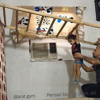 小孩倒立俯卧撑,倒立俯卧撑小学生练八块腹肌