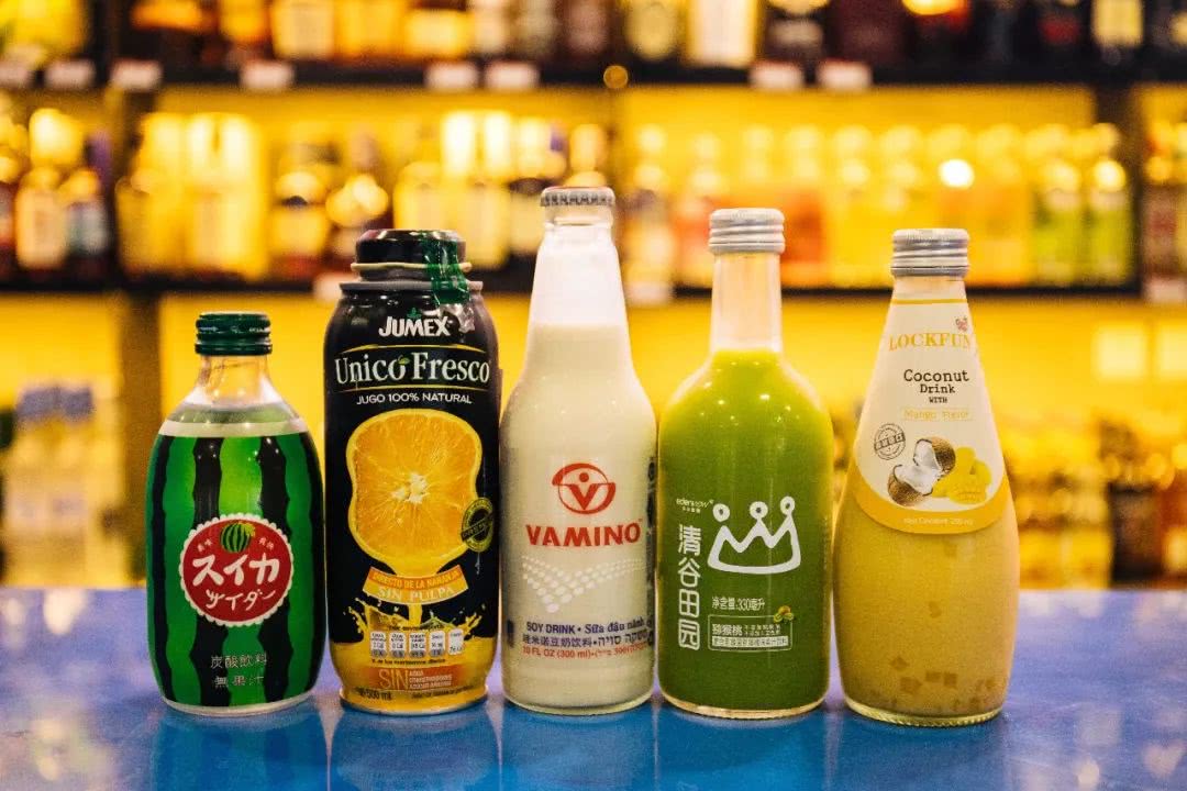 夜场界地震了！观音桥新开一家奇葩酒吧，整条街的风头都被它抢了