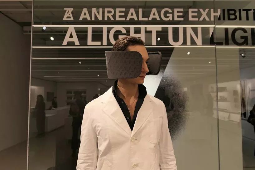 被嘈杂的世界分散了注意力？松下出了一款能集中注意力的“眼罩”