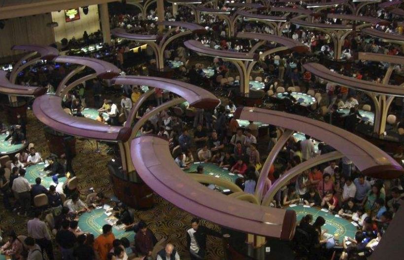 中国赌王在菲律宾致富：哄骗中国壮丁，*诱色**中国男人