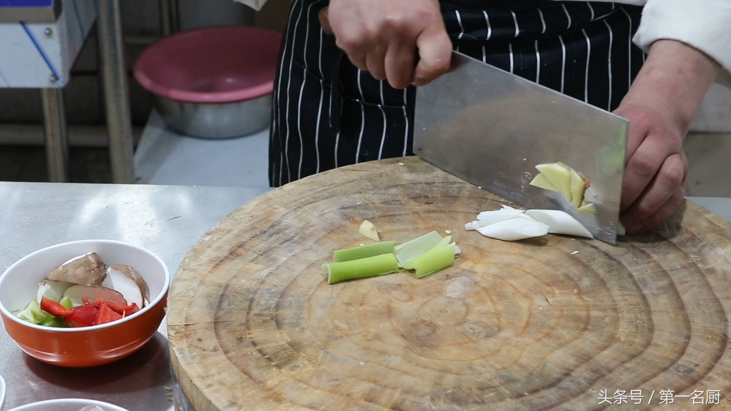 吕小厨咸香软糯红烧排骨,红烧排骨怎么做好吃又软烂