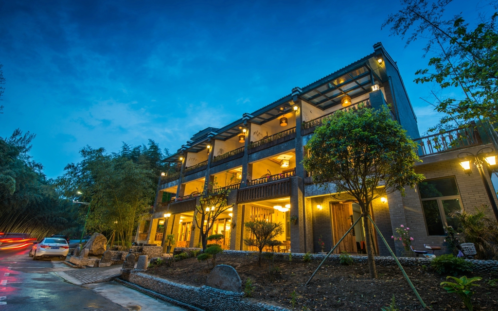 山泉瀑布打卡,山泉溪流旅游攻略