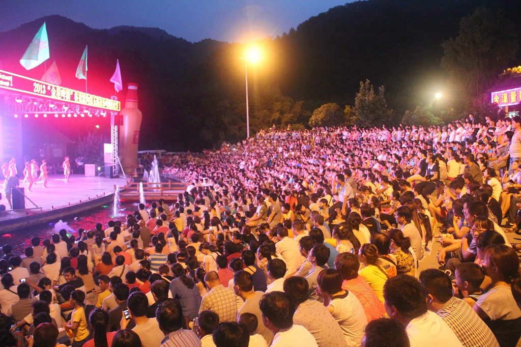 山泉瀑布打卡,山泉溪流旅游攻略