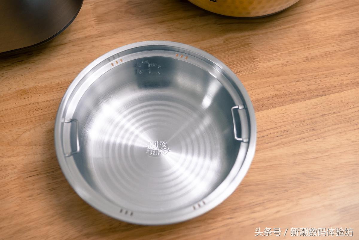 美的电饭煲与一般电饭锅区别,你见过可以把饭倒出来的电饭煲吗