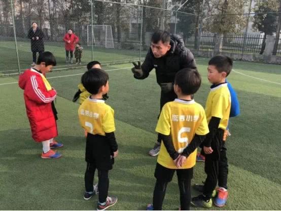 成都梦之队小学免费课程,小学足球梦之队