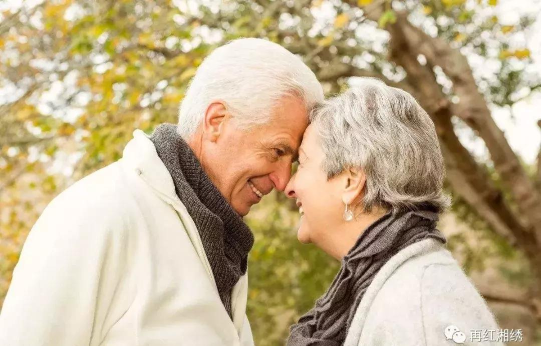 送礼送围巾代表什么意思,送人礼物送围巾意义