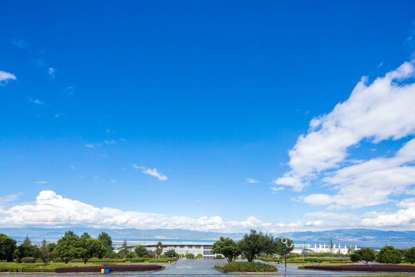 中国最美大学拍摄地,最美三面环海的大学