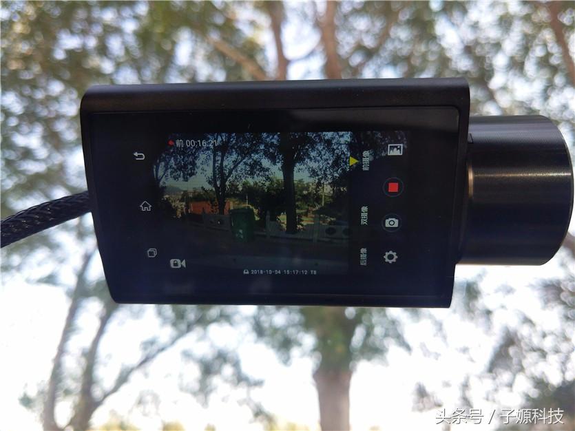 用手机管理爱车一腾讯车联轲轲西里T8行车记录仪