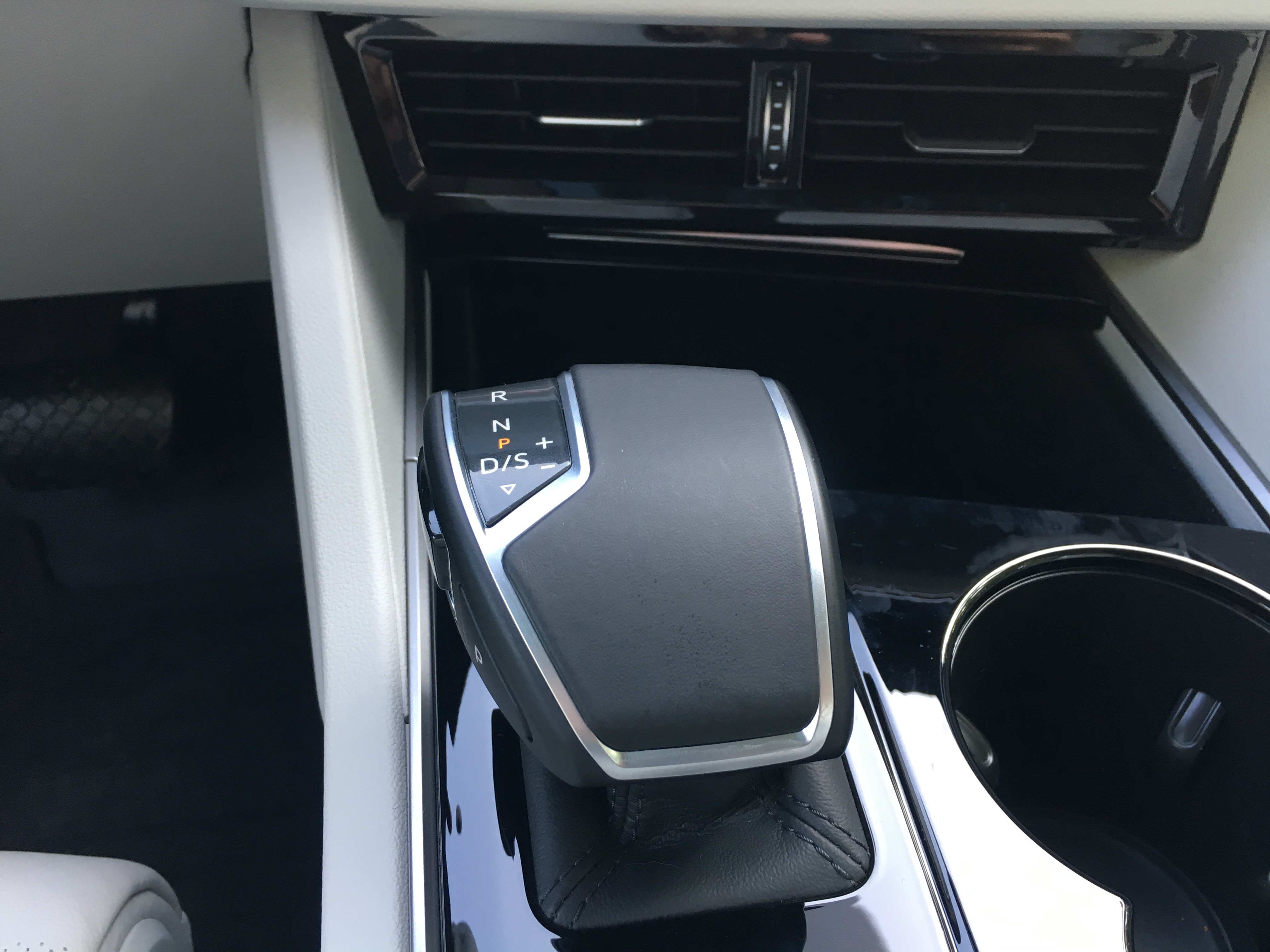 大众途锐锐尊版沉浸式体验,大众途锐经典风采