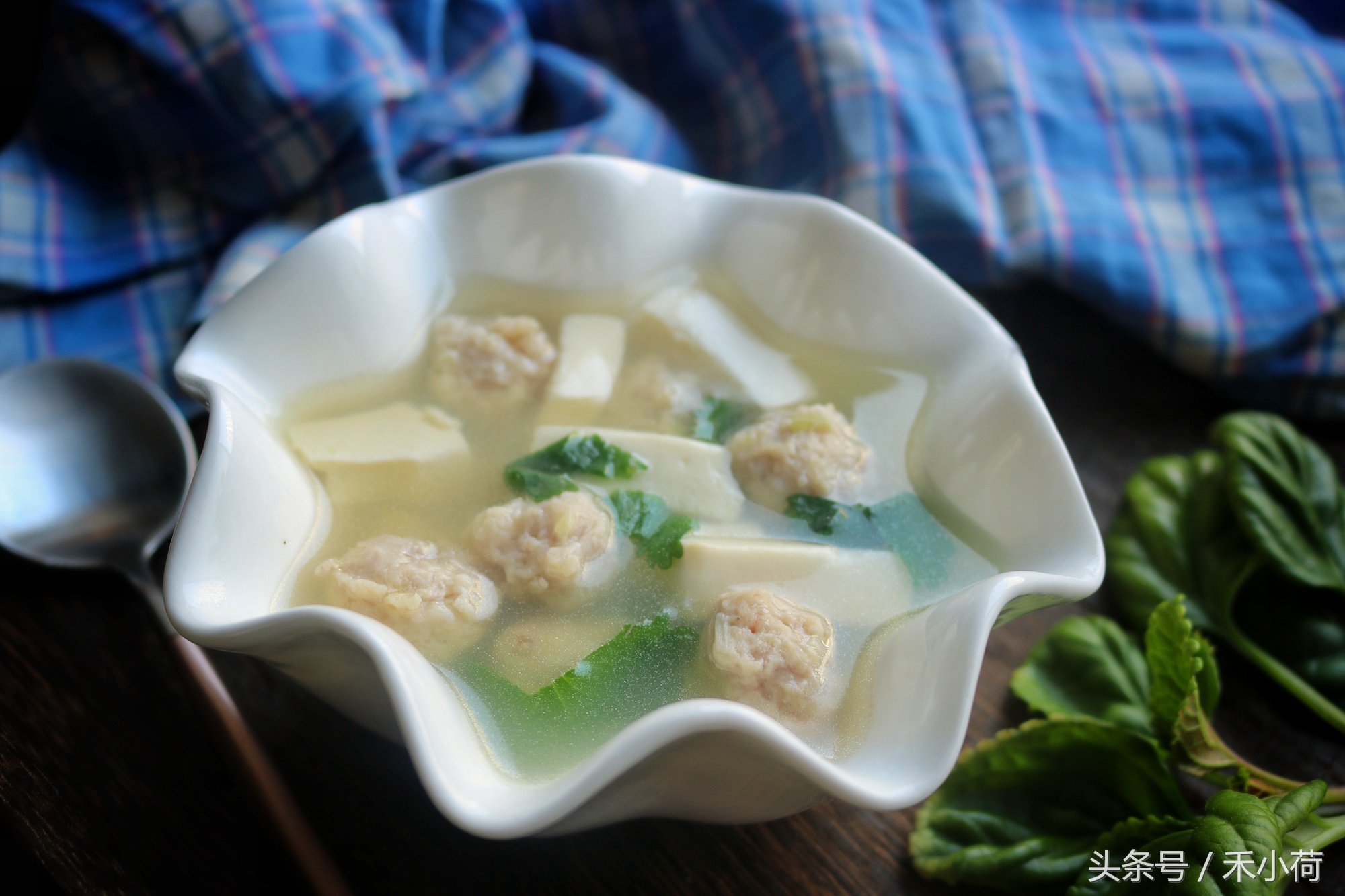 肉丸怎么做成q弹又好吃,肉丸如何才能做的q弹软糯