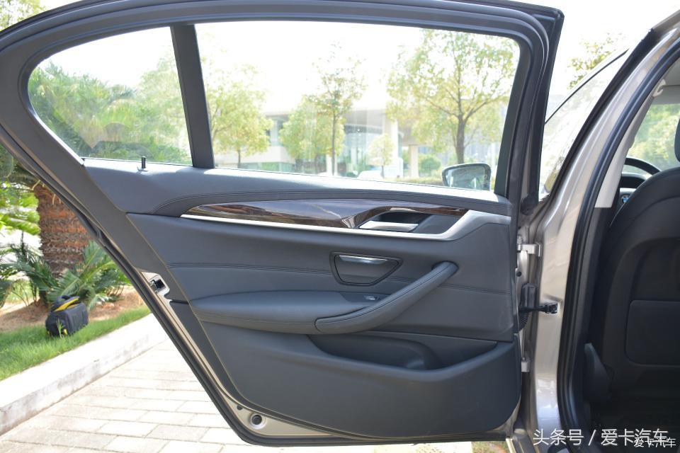 宝马豪华轿车5座,宝马2024高级豪华轿车