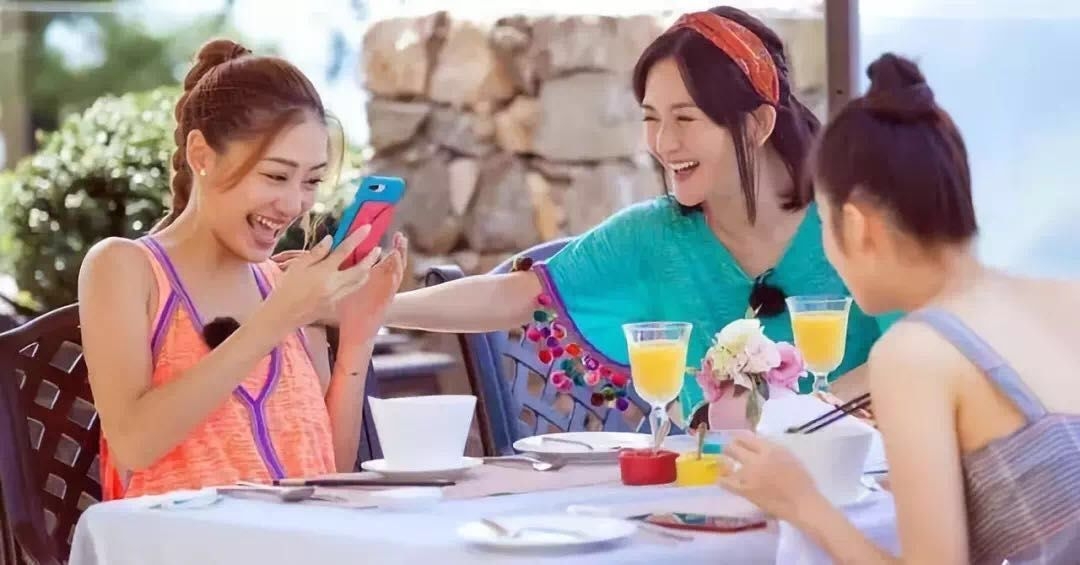 谢娜应采儿怒谈遭遇娱乐圈*规则潜**，机智化解烧裆解恨