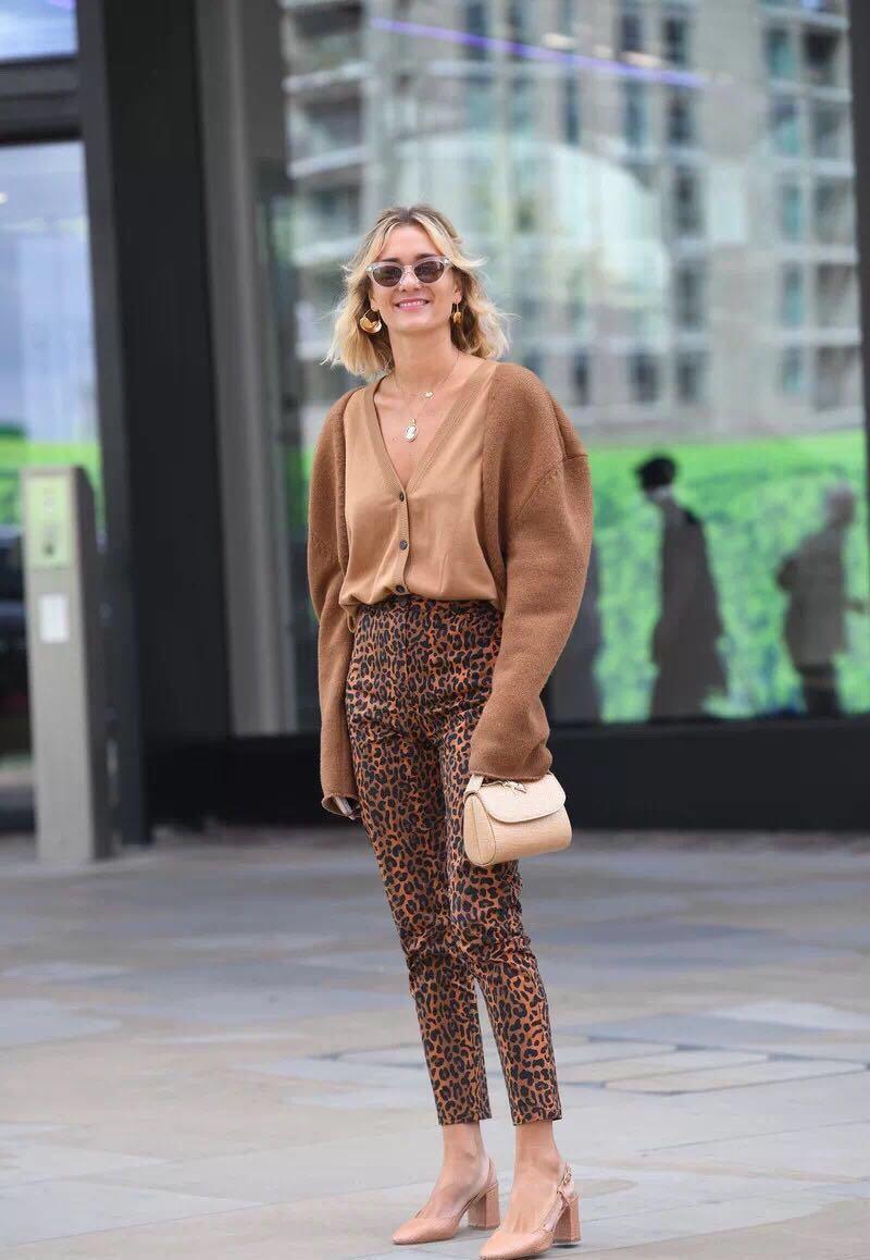 2018冬季毛衣穿搭图片,今年流行爆款毛衣ins气质穿搭