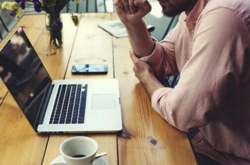 在校大学生做什么兼职赚钱又轻松,做什么兼职能赚点零花钱