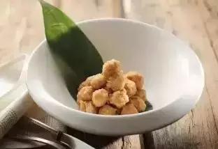 粤菜特色菜金针菇肥牛卷怎么做?,粤菜特色菜啫啫鱼头煲的做法