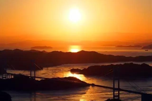 再提起广岛，脑海中不再是那首老歌或是那部黑白的法国电影