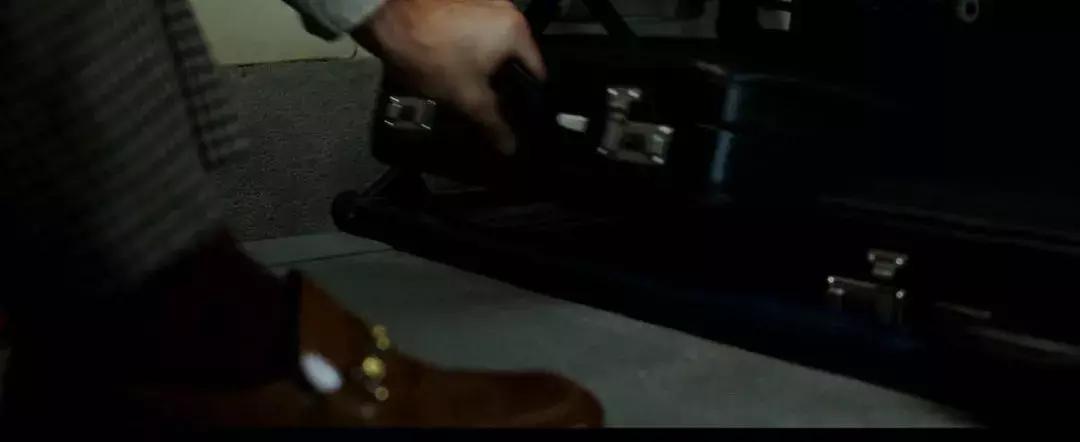 这部精分神作爽到爆炸！解读烧脑悬疑高分经典