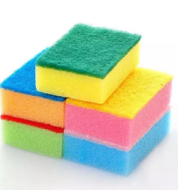 巴黎世家出了款1万2的老北京布鞋？就算是真的，我也不觉意外