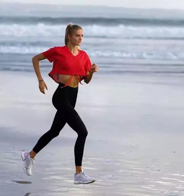 小白如何才能快速提升跑步速度,跑步如何跑得又快又轻松