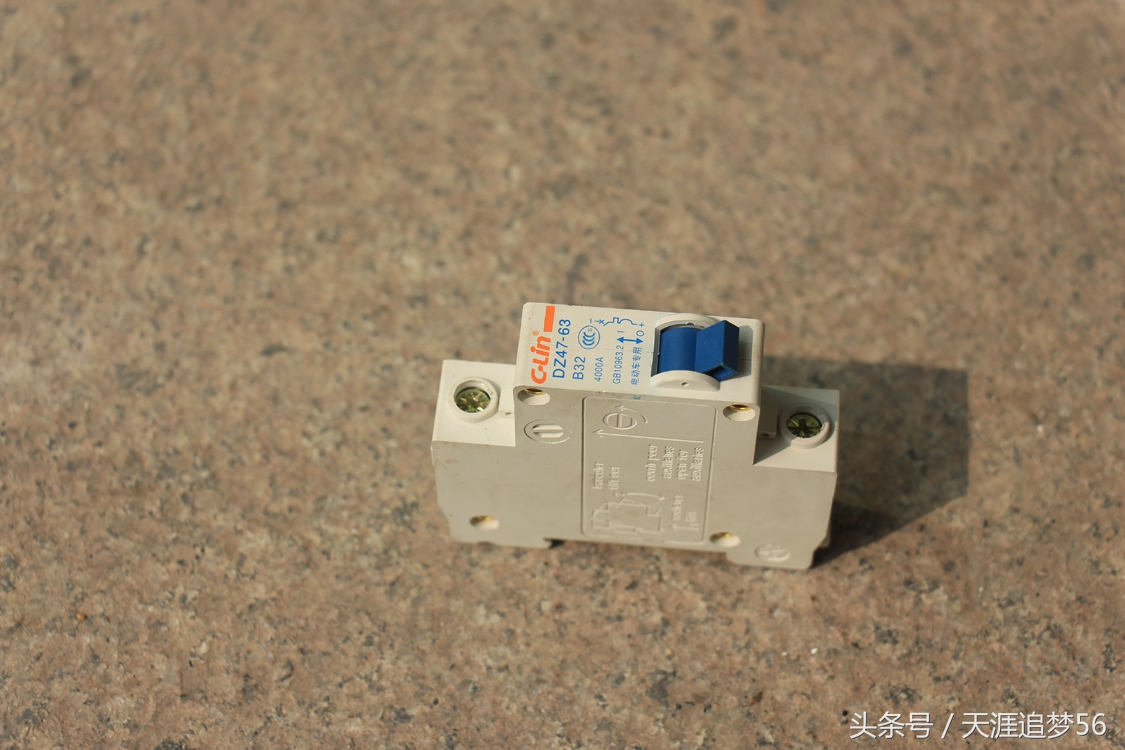 电动车充气泵怎么连接电池,电动车电池连接线的正确接法