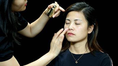 世上没有丑女人抖音,世界上没有丑女人化妆的视频