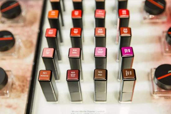 鏃ラ煩浠ｈ喘缇庡,浜鸿倝浠ｈ喘妗堜緥