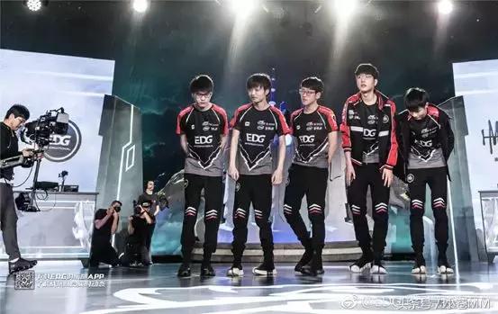 UZI和詹姆斯同框为李宁代言，美好火腿为RNG赞助！