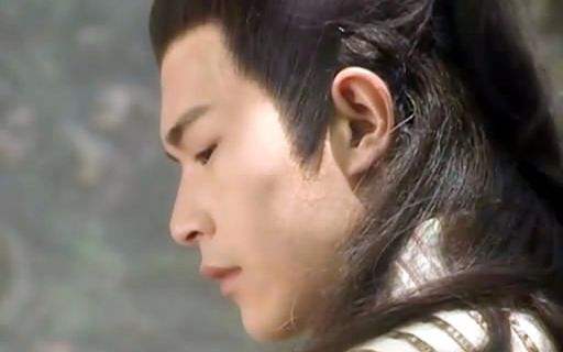 圆月弯刀兵器的评价,圆月弯刀武侠经典