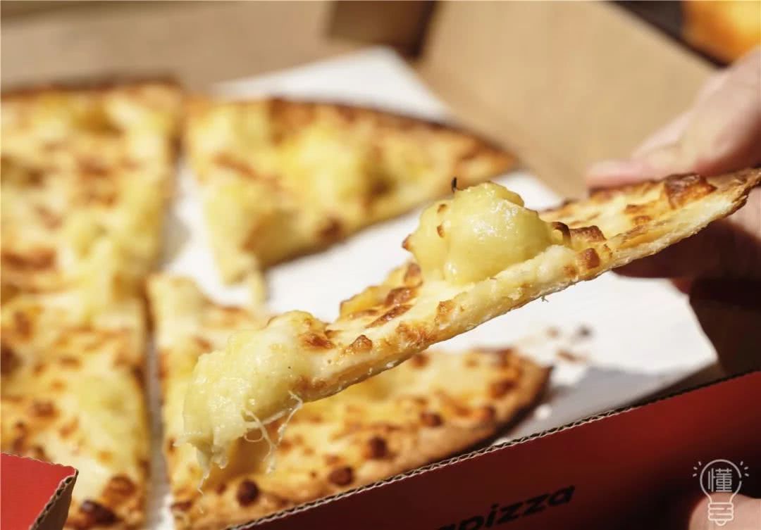 真的！这个29块9的披萨里我吃出了整整两只蟹！