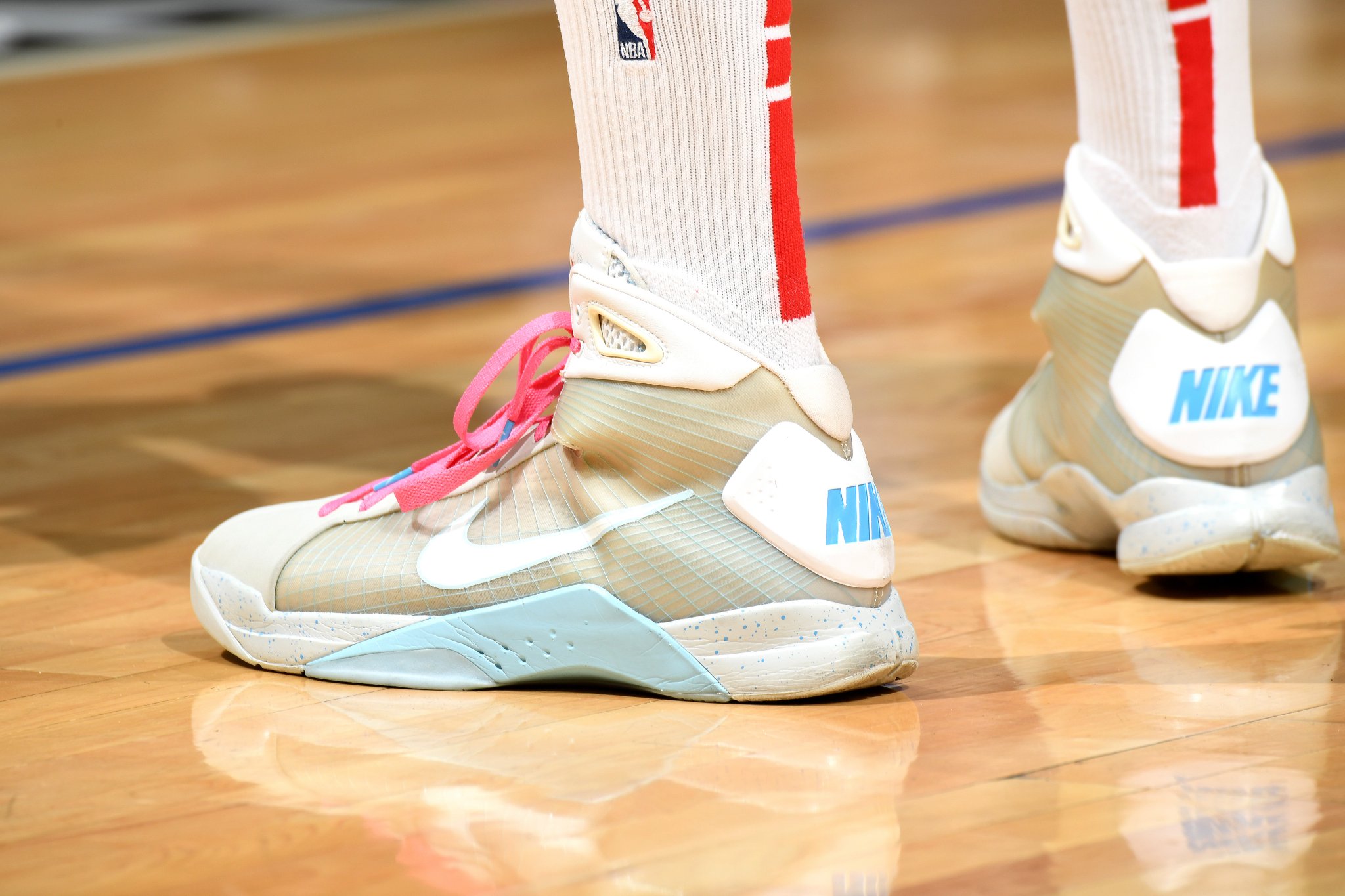 NBA赛场篮球鞋今日集锦，杜兰特脚上的球鞋比他的表现更耀眼