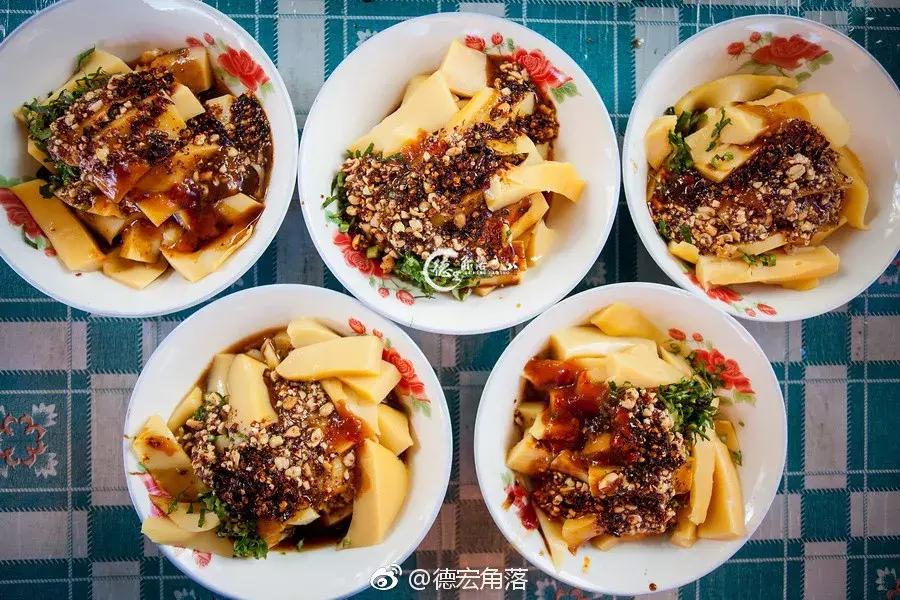 酸汤辣子蘸出来的美味，吃一口就丢魂！这座小城屡被综艺点名